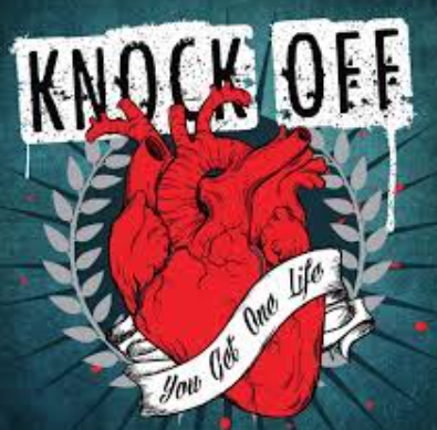 Knock Off là gì và cấu trúc cụm từ Knock Off trong câu Tiếng Anh