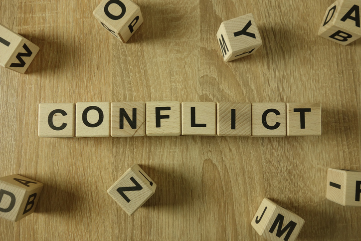 Cấu Trúc và Cách Dùng từ Conflict trong câu Tiếng Anh