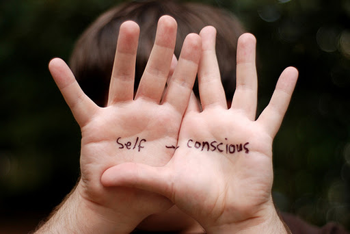 self conscious là gì