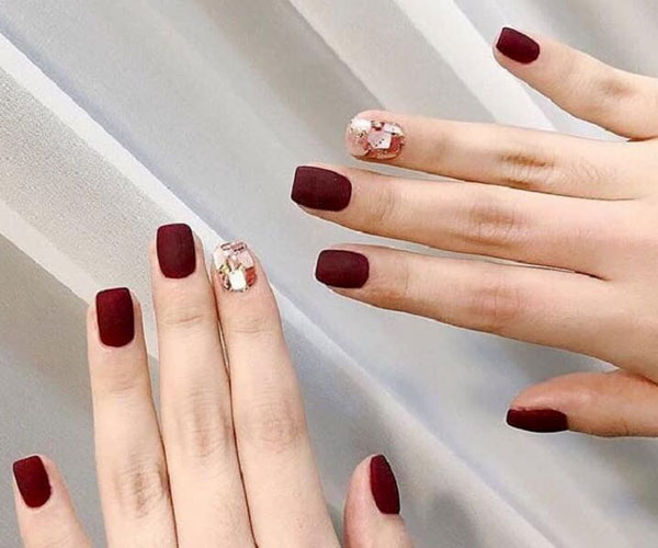 Những mẫu nail đơn giản sang trọng nâng tầm khí chất